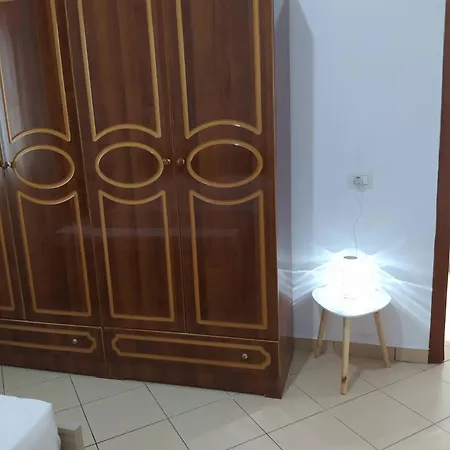 Bed and breakfast Fatmir *